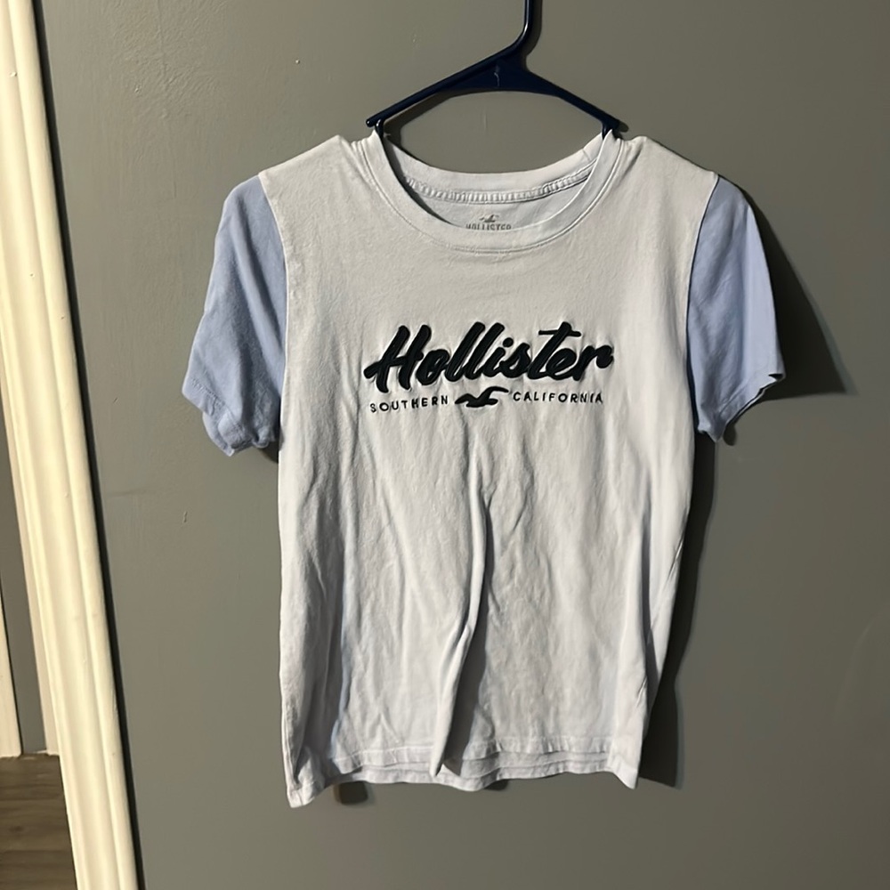 light blue and light purple hollister tee size small